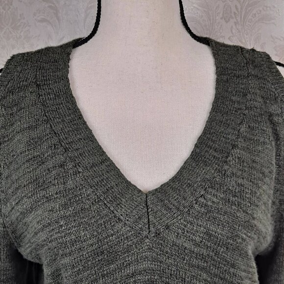 Torrid Size 00 (US 10) Olive Green Cold Shoulder Sweater Lace Up Back Detail EUC - Picture 2 of 10